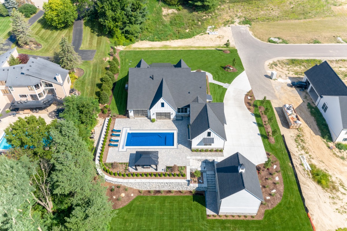 Modern Farmhouse - Exterior 11
