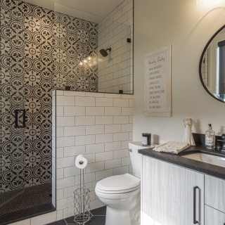 Modern Farmhouse - Bath 1 Thumbnail